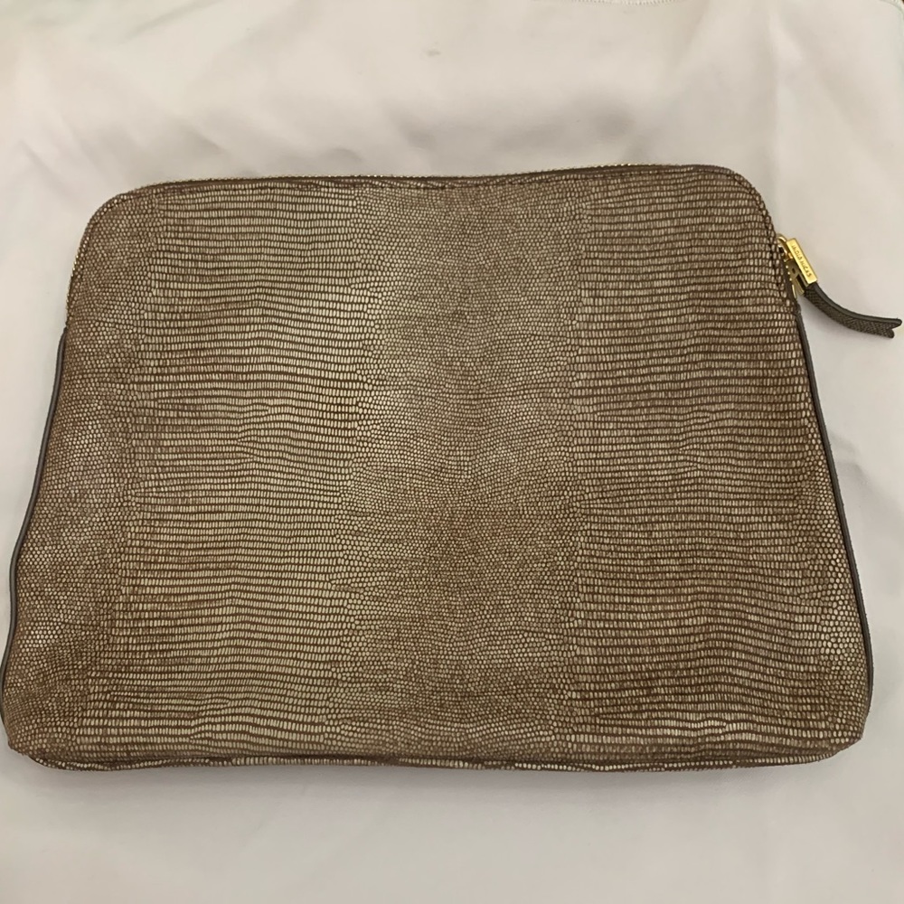 India Hicks Gecko Insider clutch